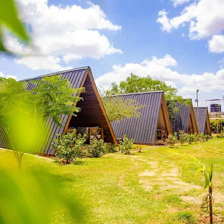 Boma Simba Safari Lodge Voi Exterior photo