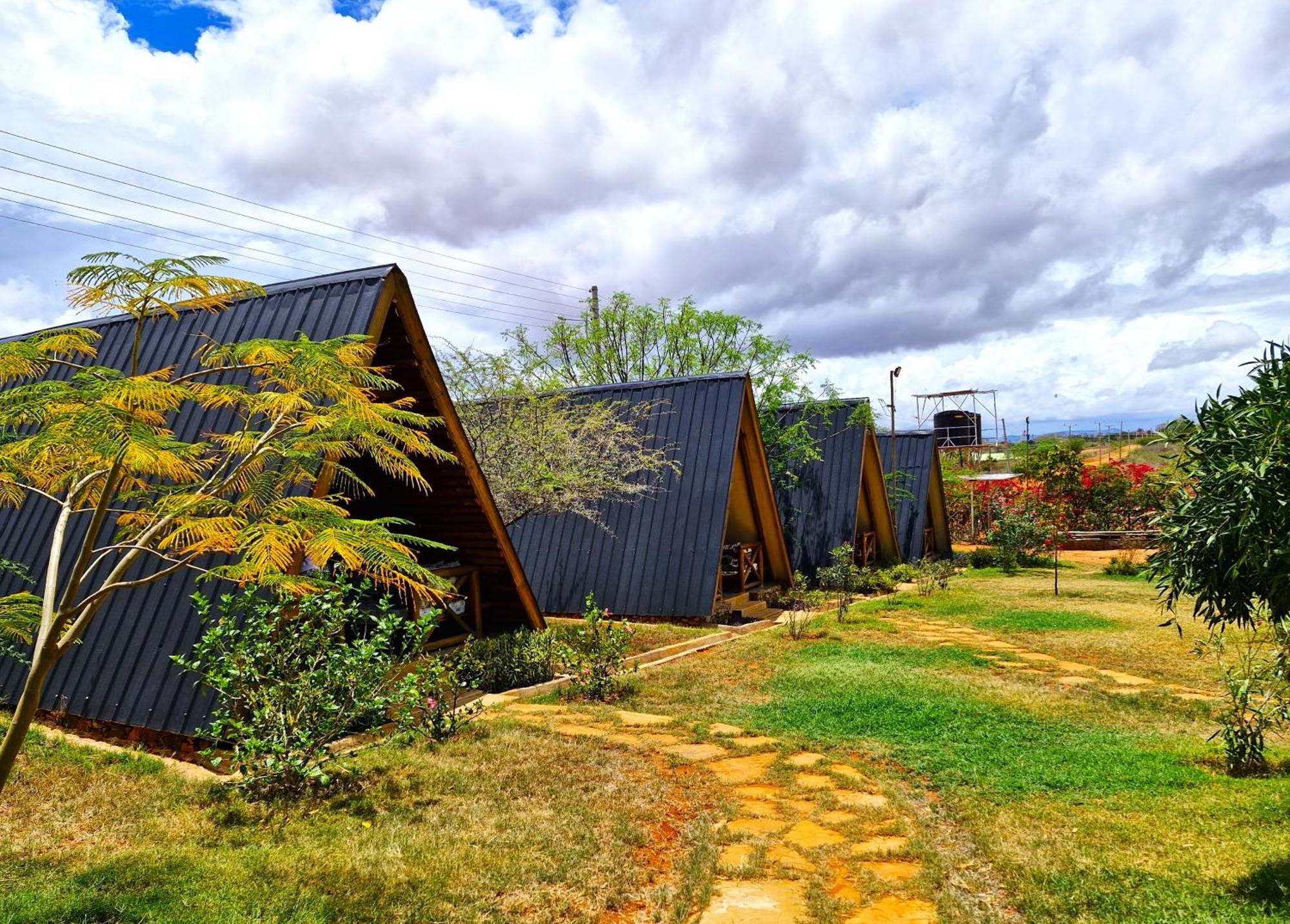 Boma Simba Safari Lodge