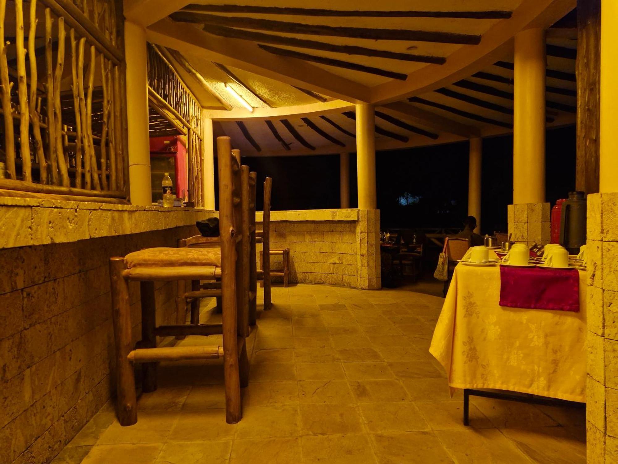 Boma Simba Safari Lodge *